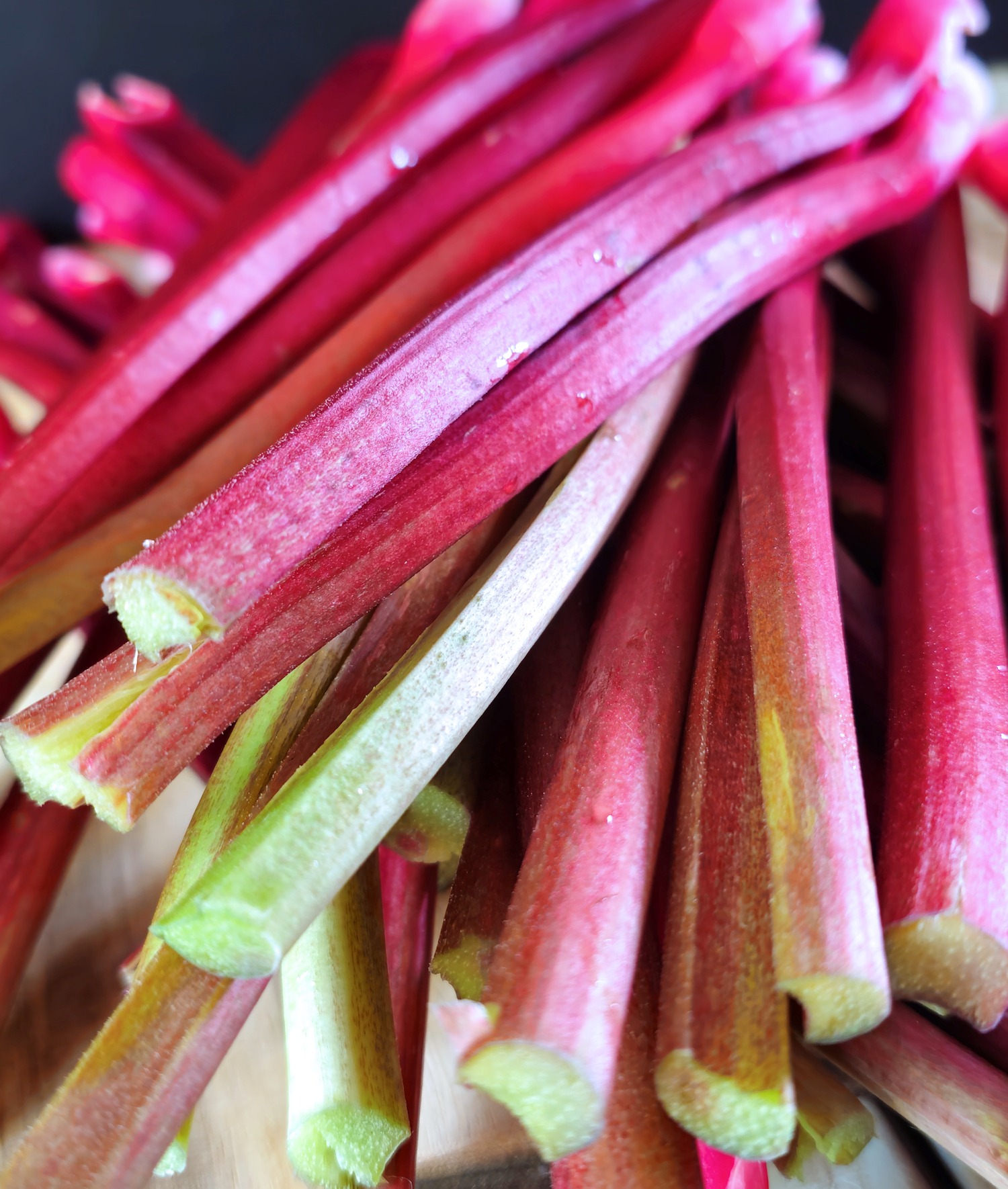 rhubarb stalks on how to freeze rhubarb