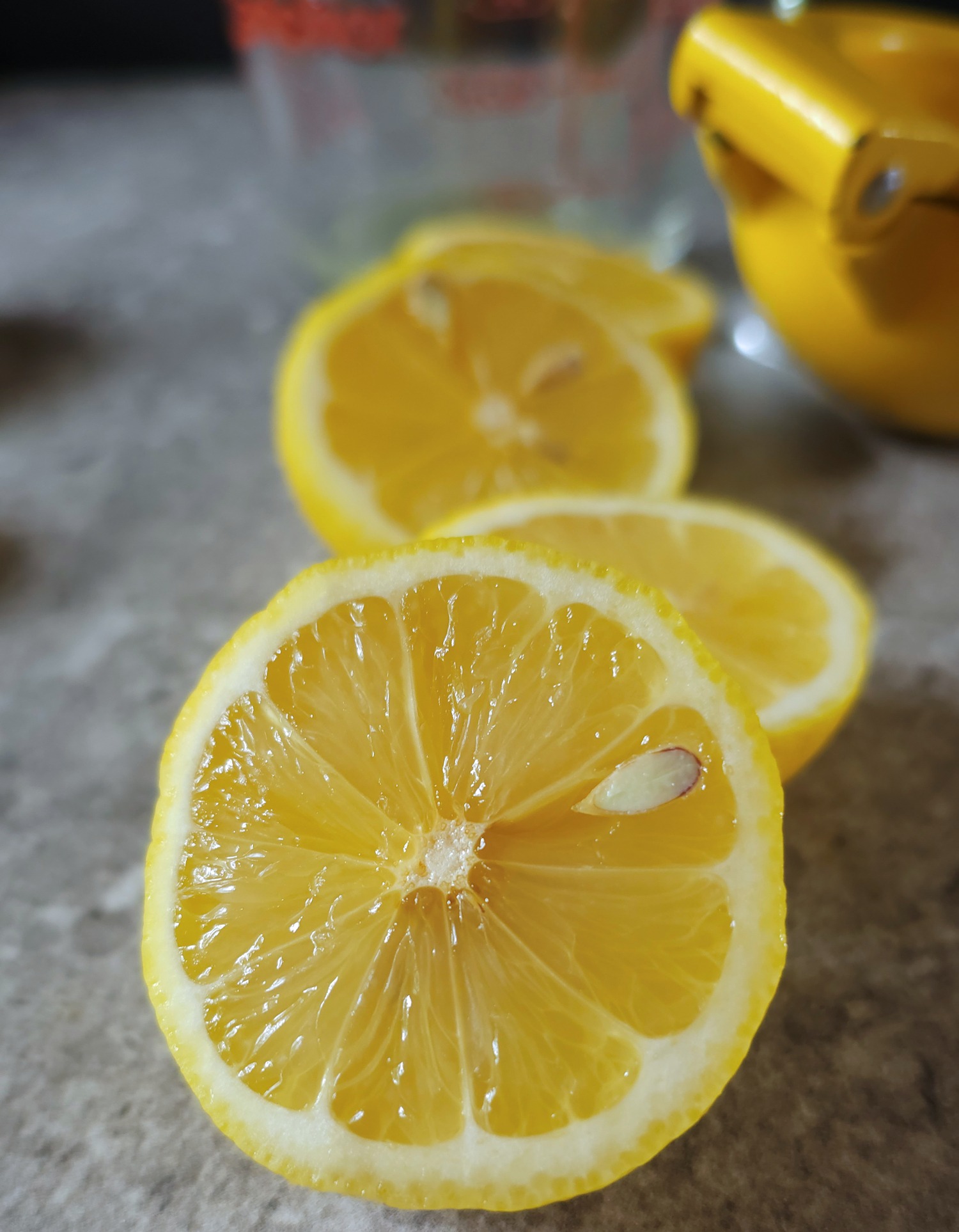 sliced lemons